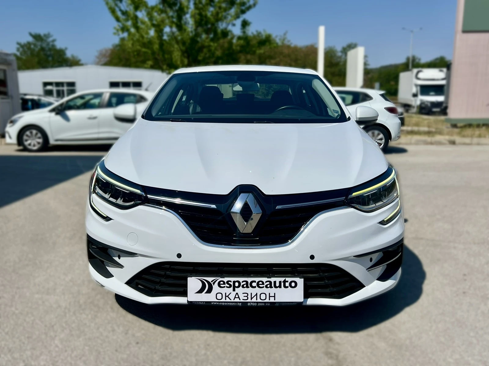 Renault Megane 1.3 TCe / 140к.с. / Life, снимка 2 - Автомобили и джипове - 55804078