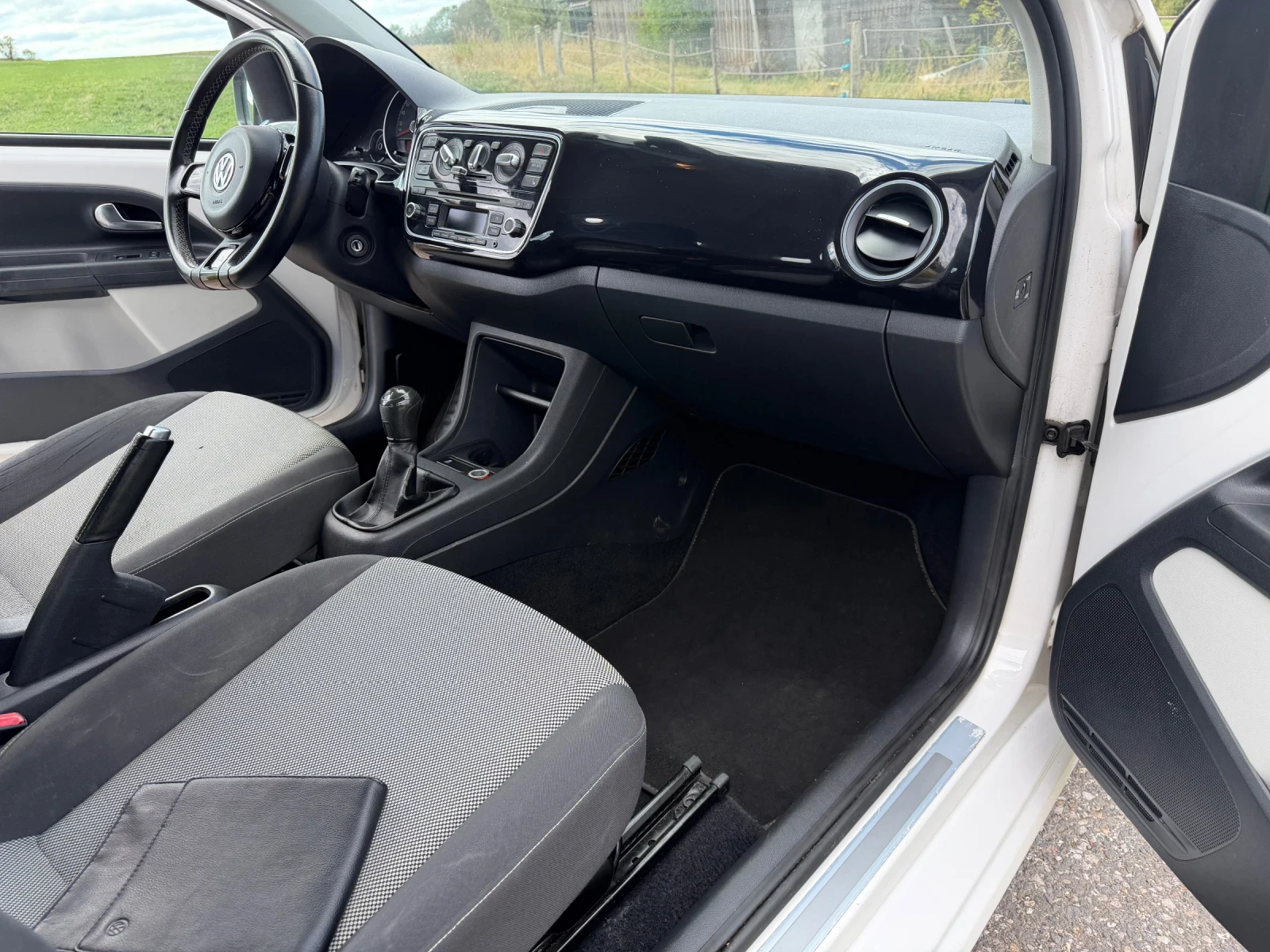 VW Up 1.0 MPI 75�� | Mobile.bg � ����������� 10