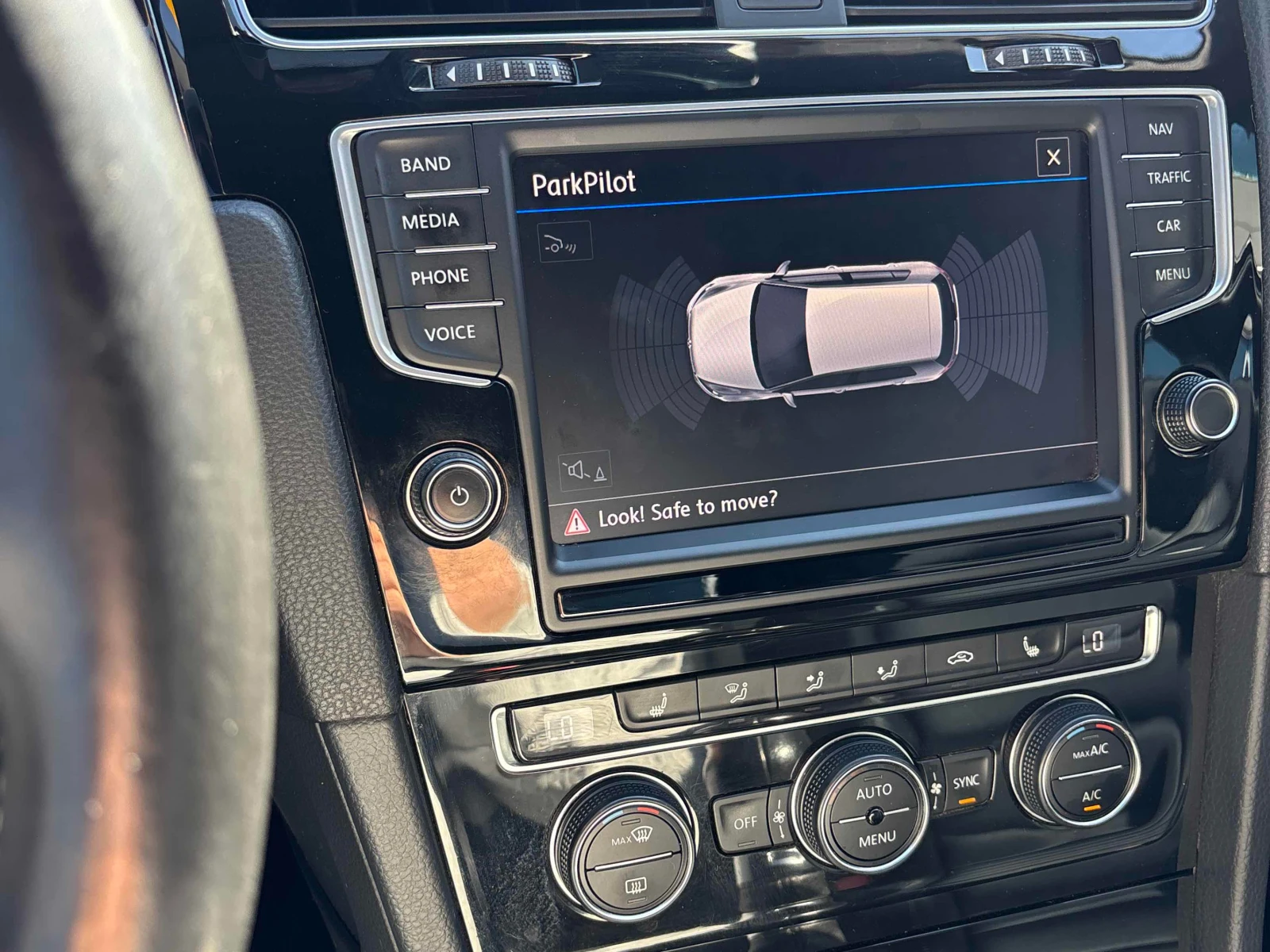 VW Golf R* AWD* �������* Fender premium audio*  | Mobile.bg � ����������� 9