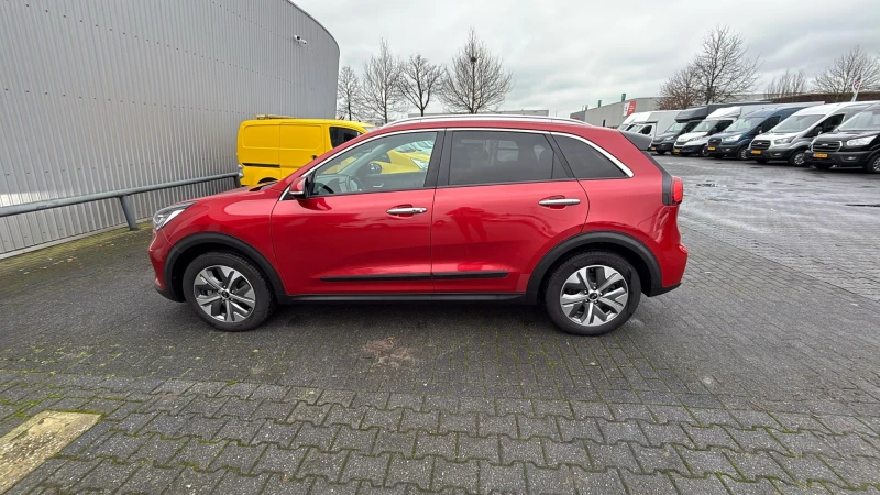 Kia Niro 65KWh DYNAMIC LINE PLUS/KIA CONNECT/2021/VESS/JBL, снимка 6 - Автомобили и джипове - 53156426
