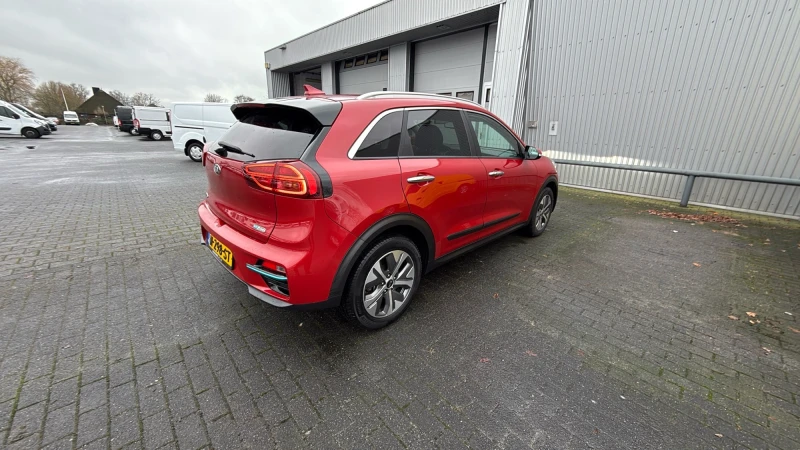 Kia Niro 65KWh DYNAMIC LINE PLUS/KIA CONNECT/2021/VESS/JBL, снимка 4 - Автомобили и джипове - 53156426