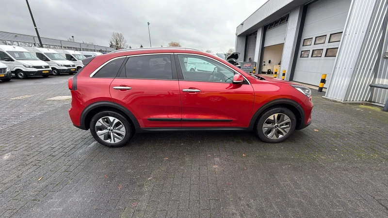 Kia Niro 65KWh DYNAMIC LINE PLUS/KIA CONNECT/2021/VESS/JBL, снимка 5 - Автомобили и джипове - 53156426