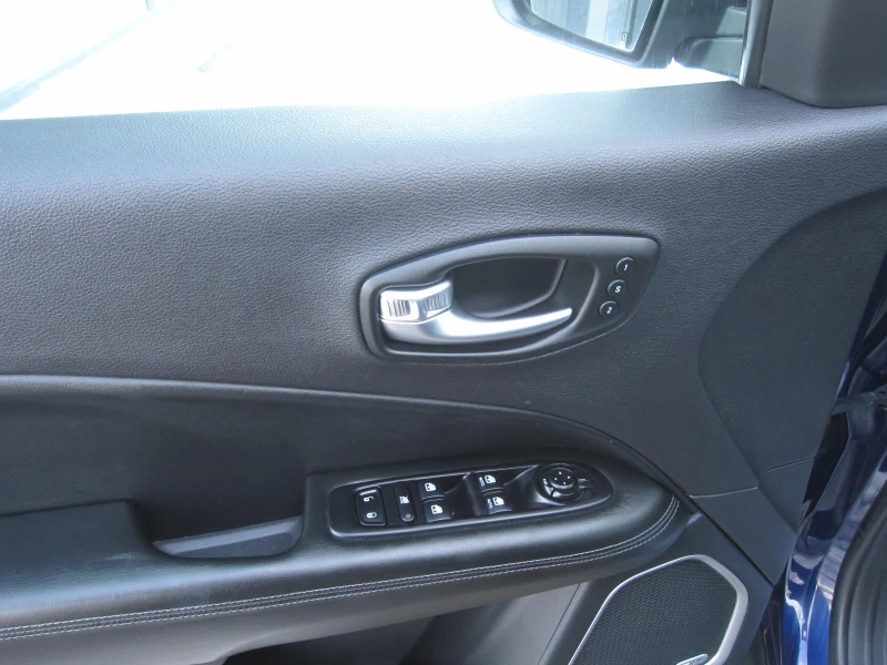 Jeep Compass 4xe S-PHEV, Full, снимка 10 - Автомобили и джипове - 53354776