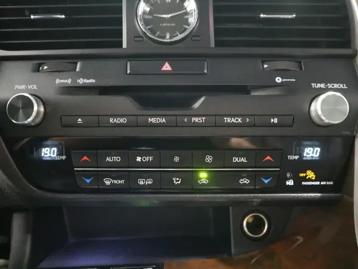 Lexus RX 350 AWD* Вентилация и подгрев * Цена до БГ, снимка 9 - Автомобили и джипове - 55665037