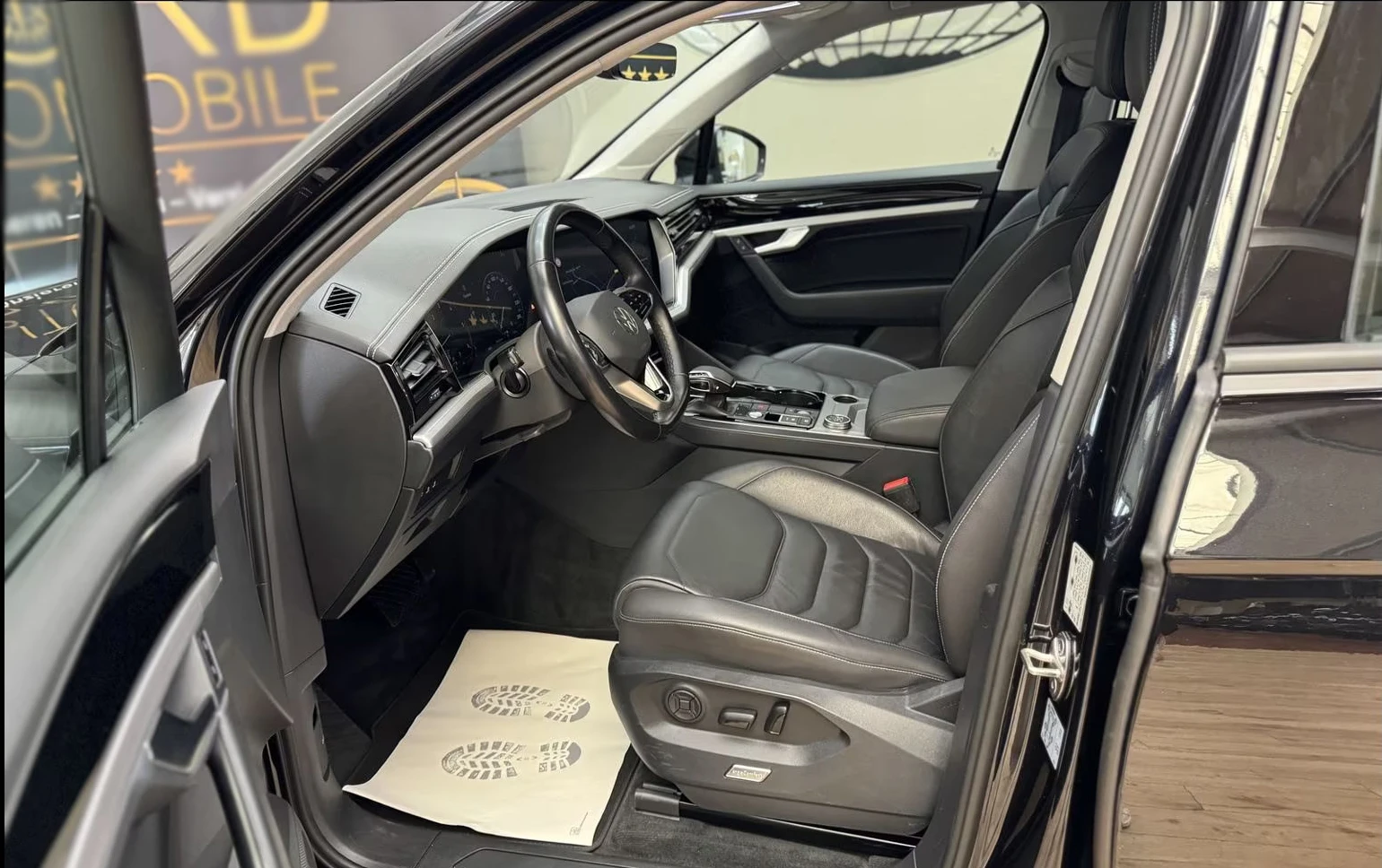 VW Touareg 4X4/231HP/CAM/LED/AMBI/KLESS/CARPLAY/645vpr | Mobile.bg   13