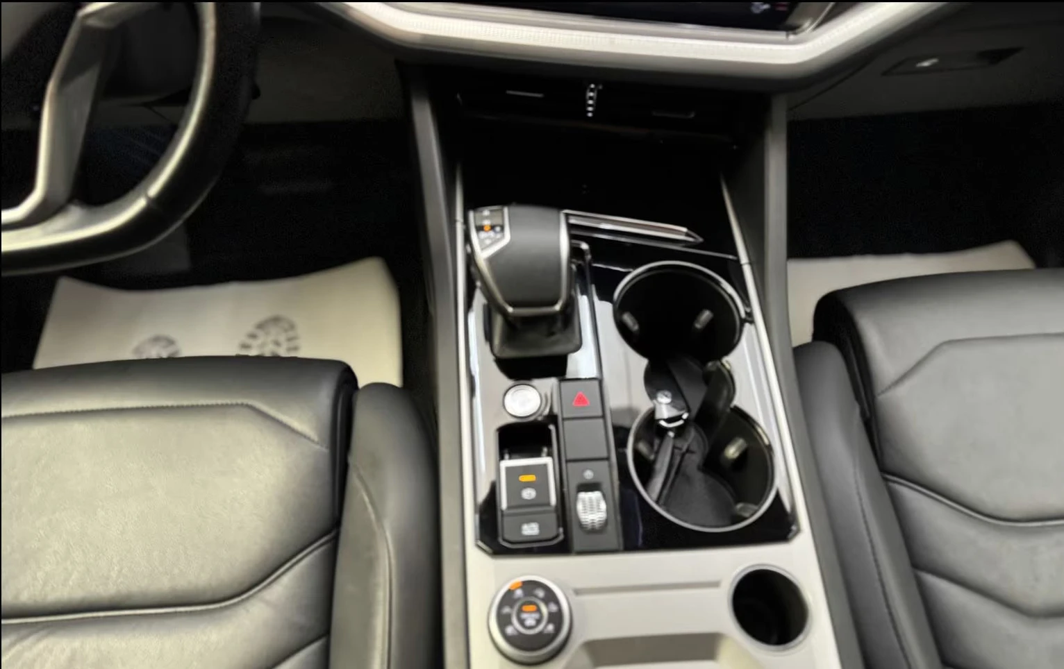 VW Touareg 4X4/231HP/CAM/LED/AMBI/KLESS/CARPLAY/645vpr | Mobile.bg   12