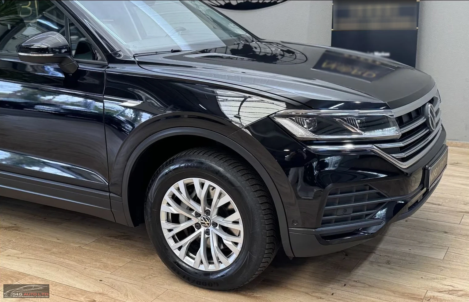 VW Touareg 4X4/231HP/CAM/LED/AMBI/KLESS/CARPLAY/645v - изображение 7