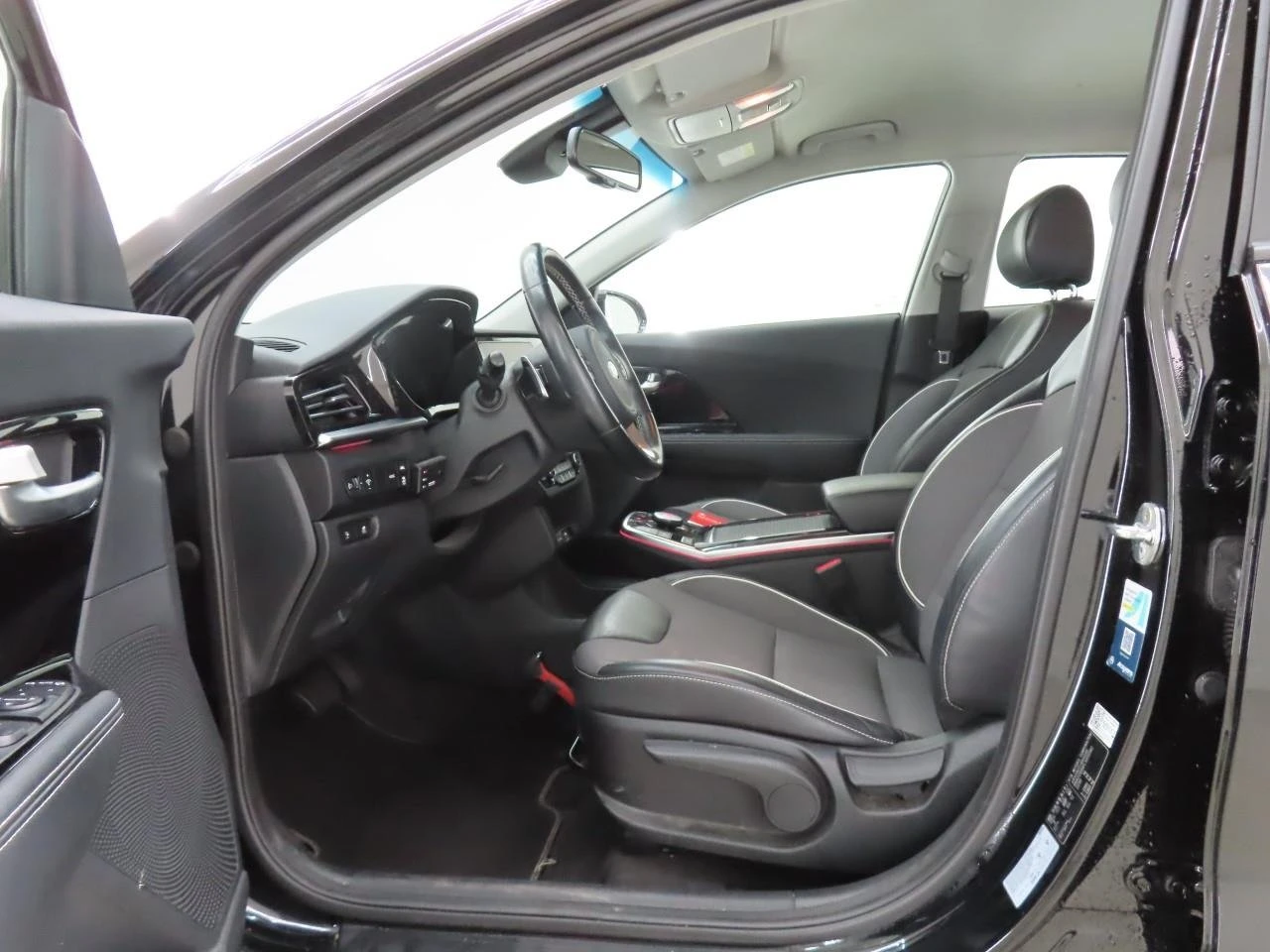Kia Niro 65KWh DYNAMIC LINE /KIA CONNECT/2020, снимка 5 - Автомобили и джипове - 53156426