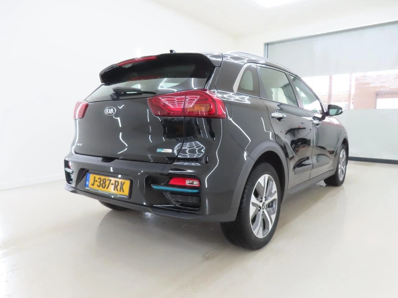Kia Niro 65KWh DYNAMIC LINE /KIA CONNECT/2020, снимка 4 - Автомобили и джипове - 53156426