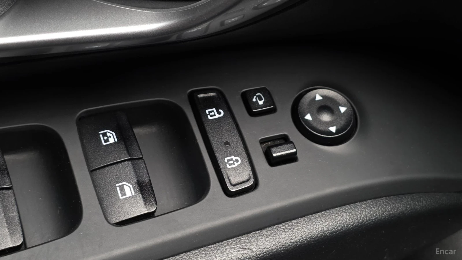 Hyundai Tucson HYBRID* LANE* DISTRO* ПОДГРЕВ* ОБДУХ, снимка 14 - Автомобили и джипове - 55492806