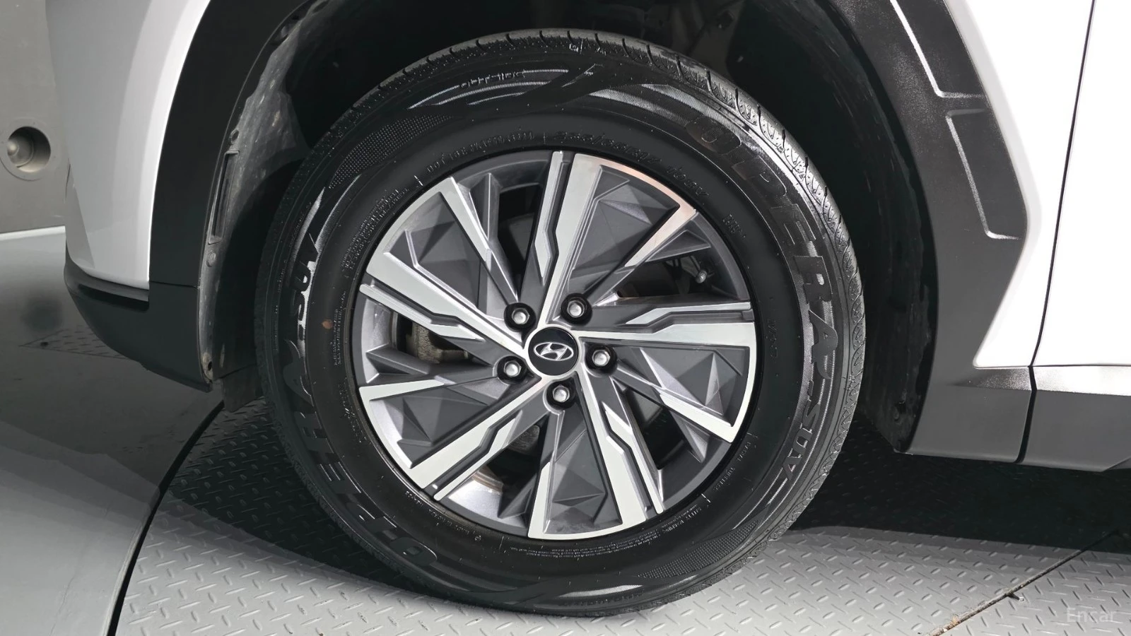 Hyundai Tucson HYBRID* LANE* DISTRO* ПОДГРЕВ* ОБДУХ, снимка 16 - Автомобили и джипове - 55492806