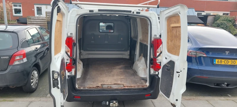 Toyota Proace 39200 км., снимка 6 - Бусове и автобуси - 52556677