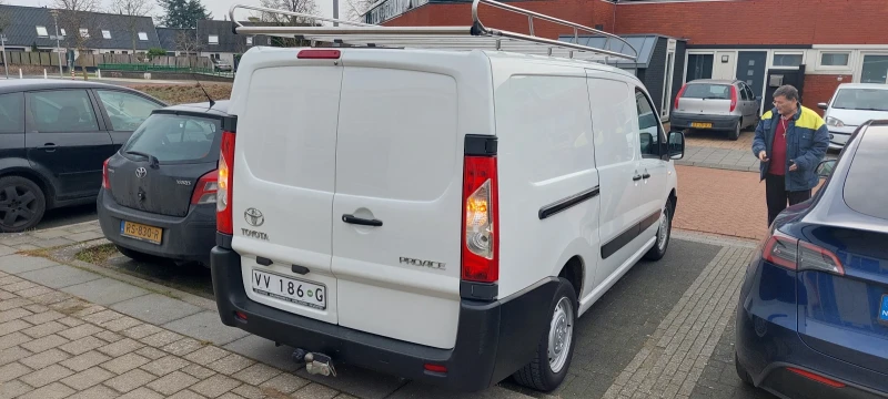 Toyota Proace 39200 км., снимка 5 - Бусове и автобуси - 52556677