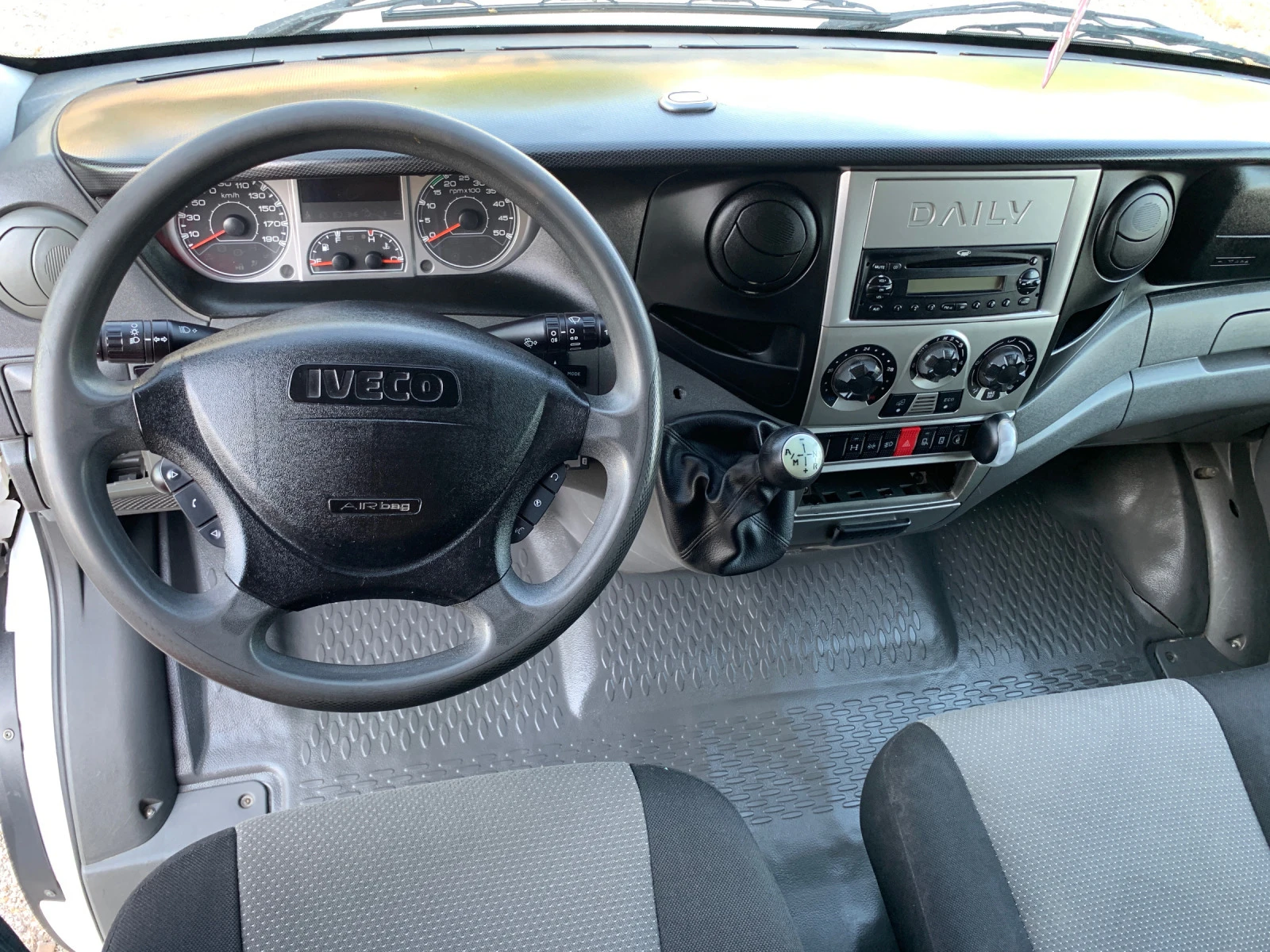 Iveco Daily 3.0* 7МЕСТА* 4.20М МАКСИ БАЗА* КЛИМА* ВСИЧКИ ЕКСТР - изображение 10