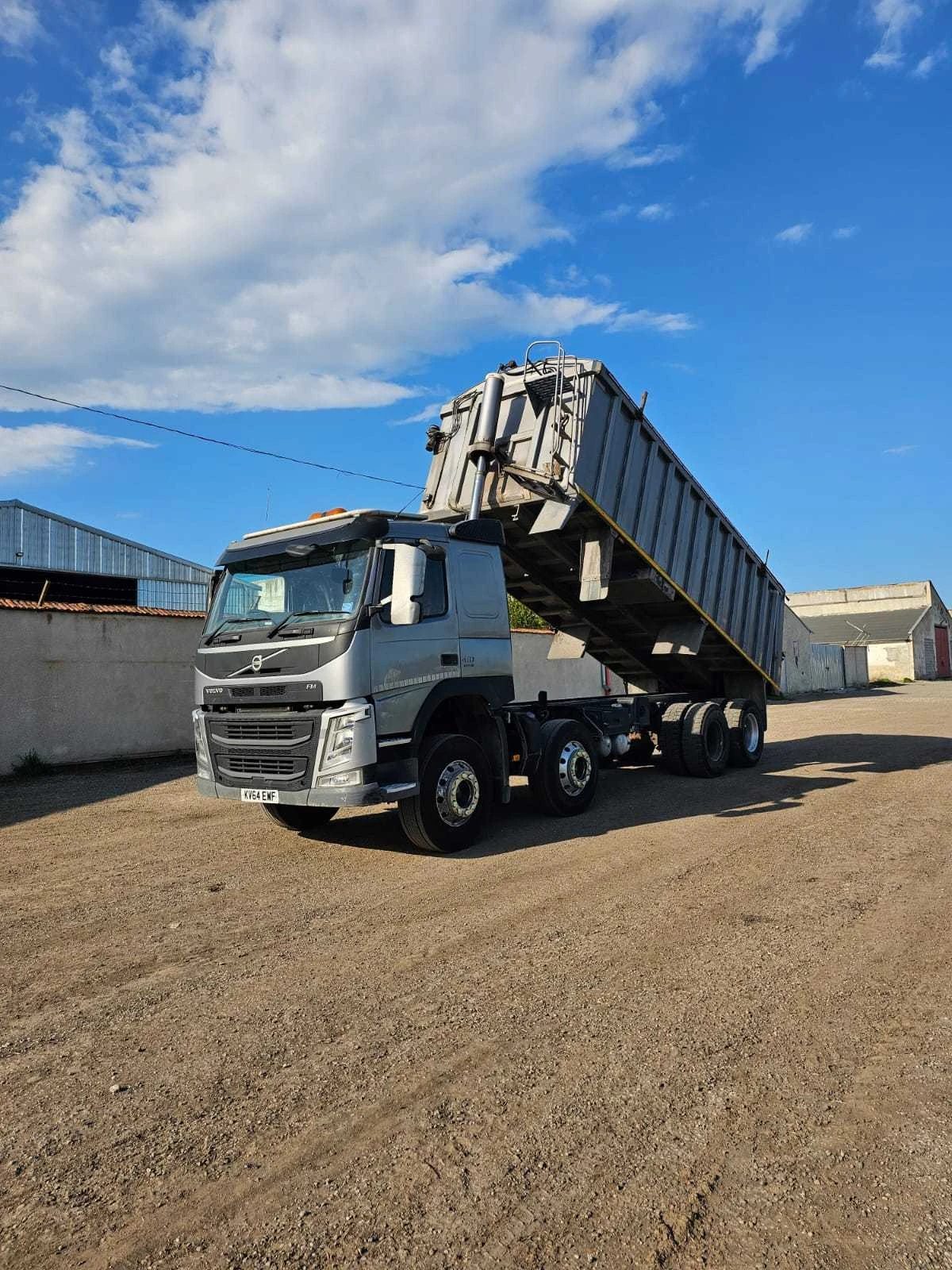 Volvo Fm самосвал за насипни товари/зърновоз - изображение 2