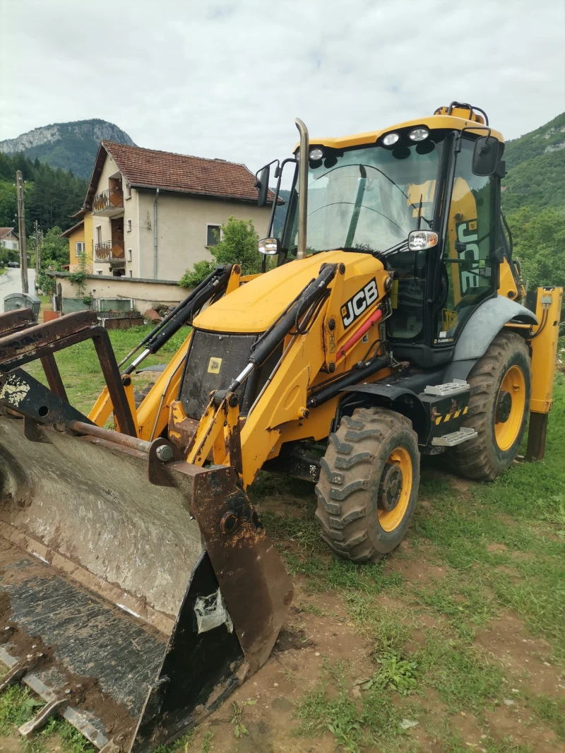 Багер JCB 3CX