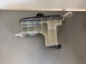 Казанче Антифриз, разширителен съд Тойота рав 4  2.2д