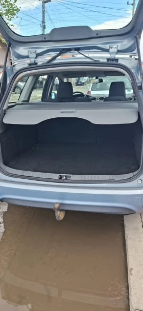 Ford Focus 1.6 TDCI 110к.с обслужен на 165000км, снимка 11