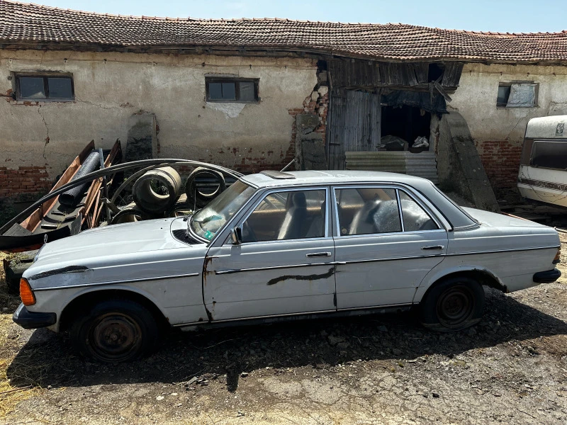 Mercedes-Benz 240, снимка 2 - Автомобили и джипове - 47736015