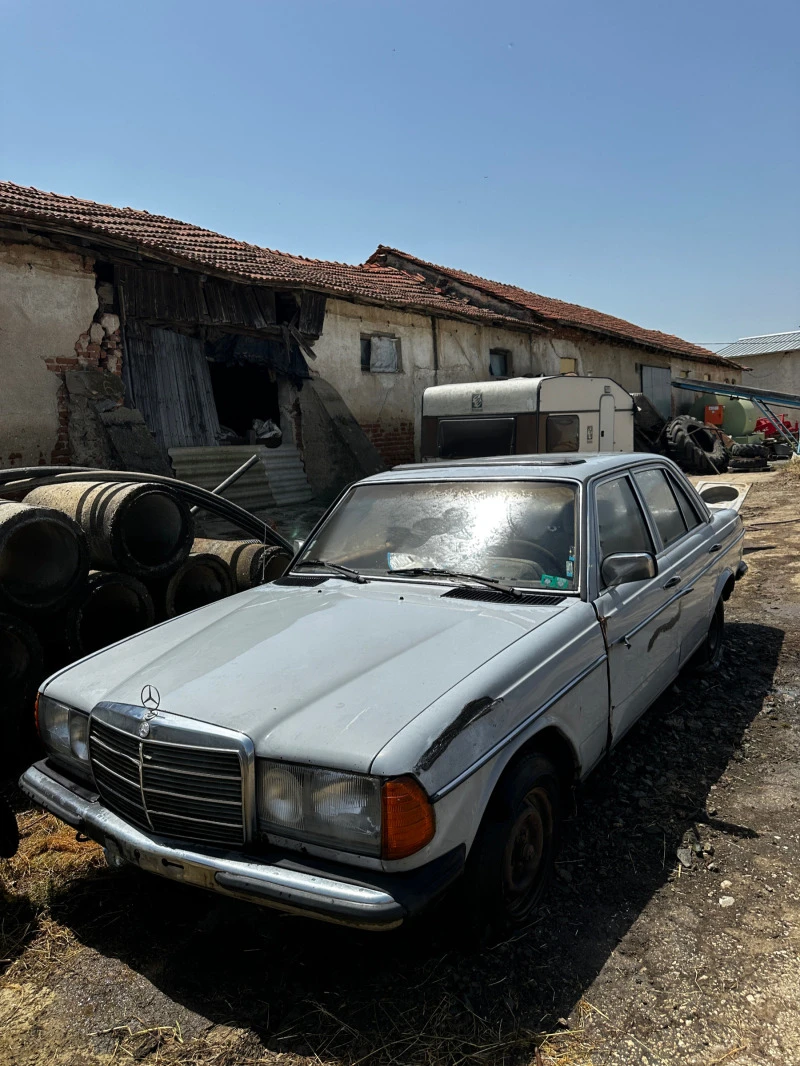 Mercedes-Benz 240, снимка 1 - Автомобили и джипове - 47736015