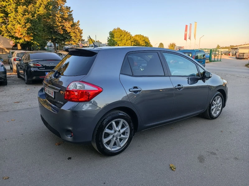 Toyota Auris 1.8i-147кс-ШВЕЙЦАРИЯ-РЪЧКА-6ск-FACELIFT, снимка 3 - Автомобили и джипове - 47382447