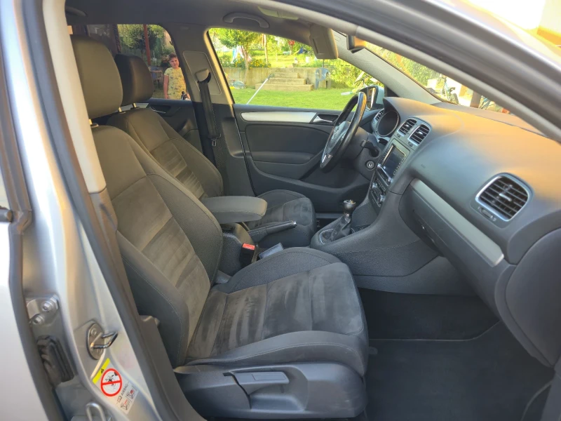 VW Golf 1.6 bifuel, снимка 13 - Автомобили и джипове - 47781057