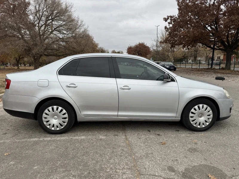 VW Jetta, снимка 4 - Автомобили и джипове - 47944289