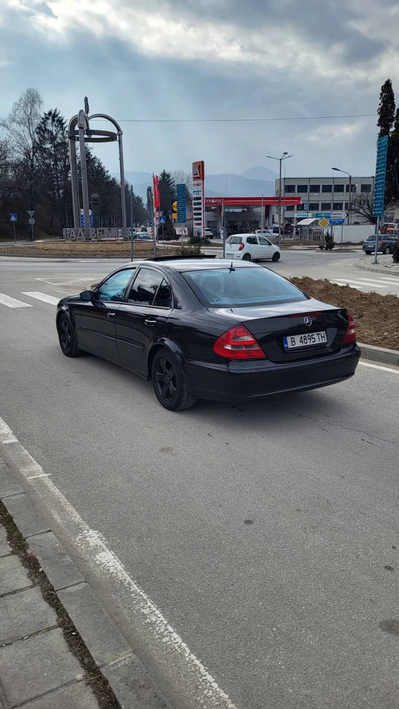 Mercedes-Benz E 220 2.2cdi, снимка 4 - Автомобили и джипове - 49447694