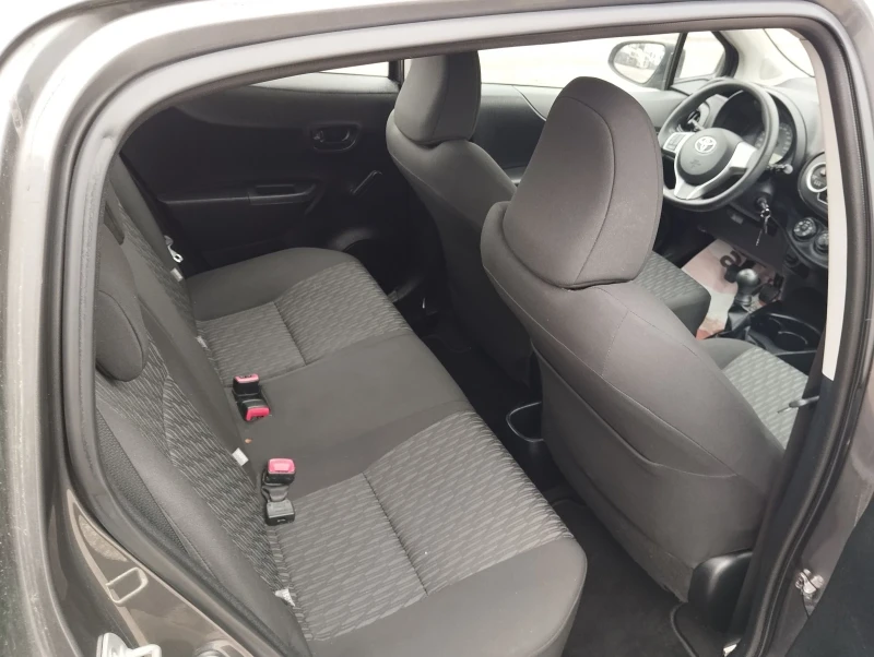 Toyota Yaris 1.0vvti TUV 2026, снимка 13 - Автомобили и джипове - 52383722