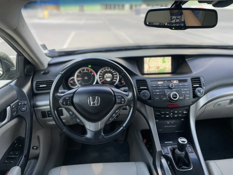 Honda Accord 2.2 i-Dtec, снимка 11 - Автомобили и джипове - 52264000