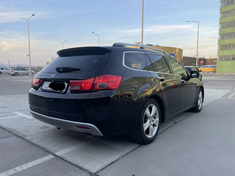 Honda Accord 2.2 i-Dtec, снимка 4 - Автомобили и джипове - 52264000