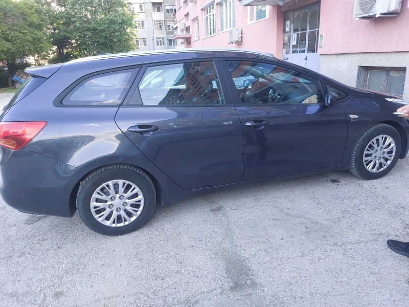 Kia Ceed Spotswagon, 1.6 crdi, снимка 7 - Автомобили и джипове - 52297264