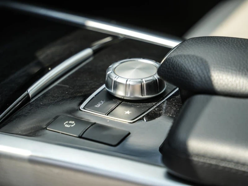 Mercedes-Benz E 400 * 4dr Sdn 4MATIC | Sun/Moonroof | ФИНАНСИРАНЕ, снимка 11 - Автомобили и джипове - 52727319