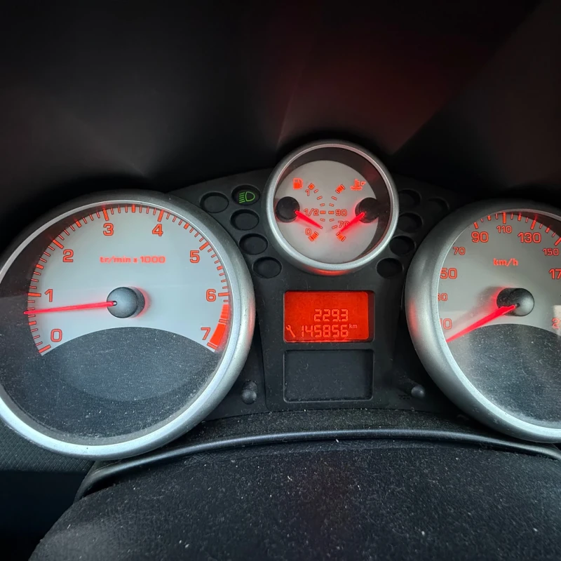 Peugeot 207, снимка 9 - Автомобили и джипове - 53197359