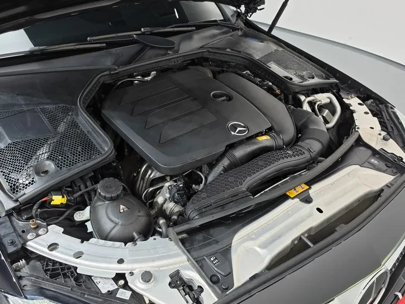 Mercedes-Benz C 200 Coupe, снимка 6 - Автомобили и джипове - 55783911