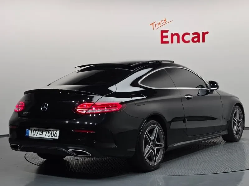 Mercedes-Benz C 200 Coupe, снимка 2 - Автомобили и джипове - 55783911