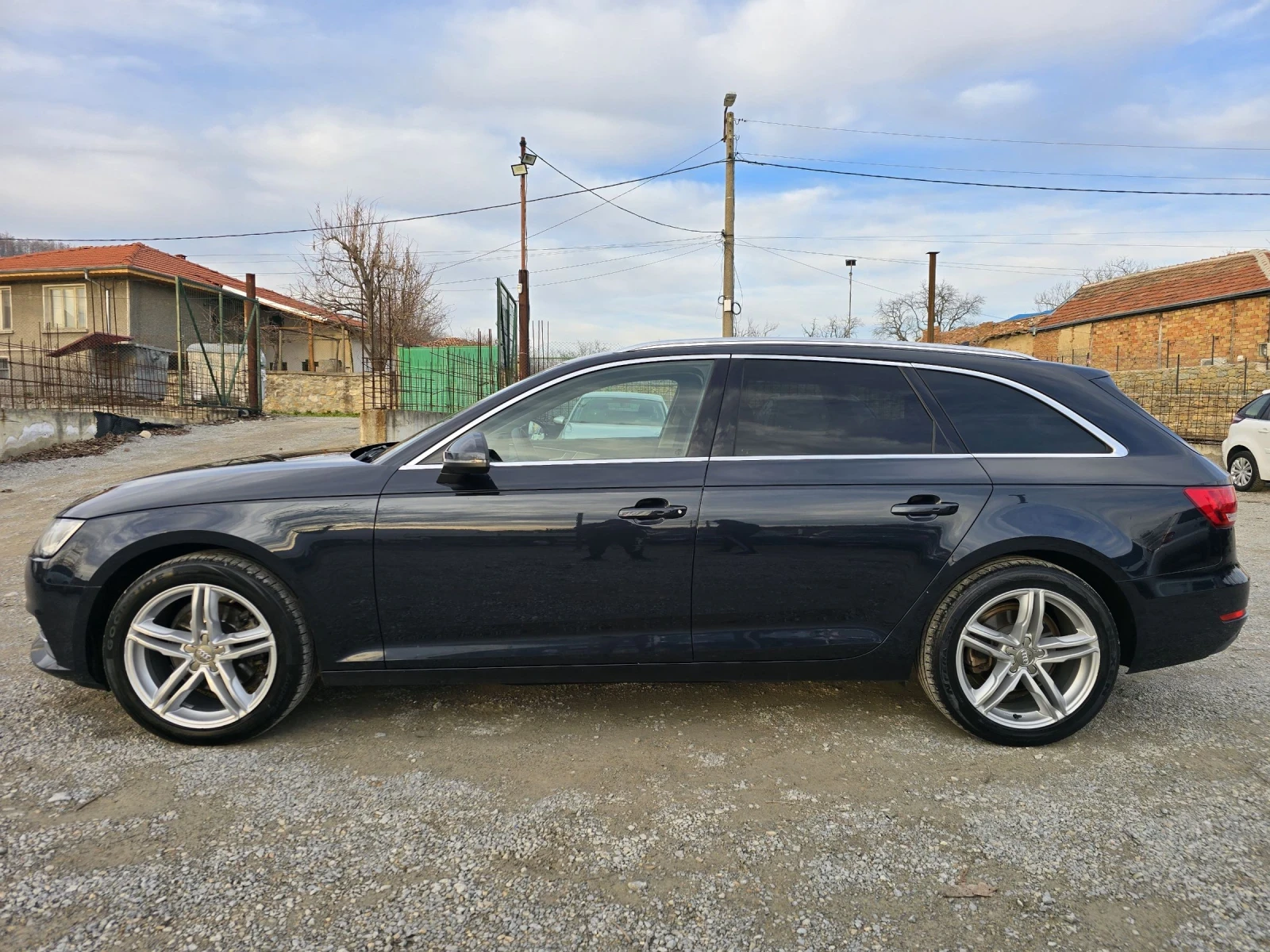 Audi A4 2.0 TDI 150 К.С. КОЖА / КСЕНОН / НАВИ / ЕВРО 6 - изображение 5