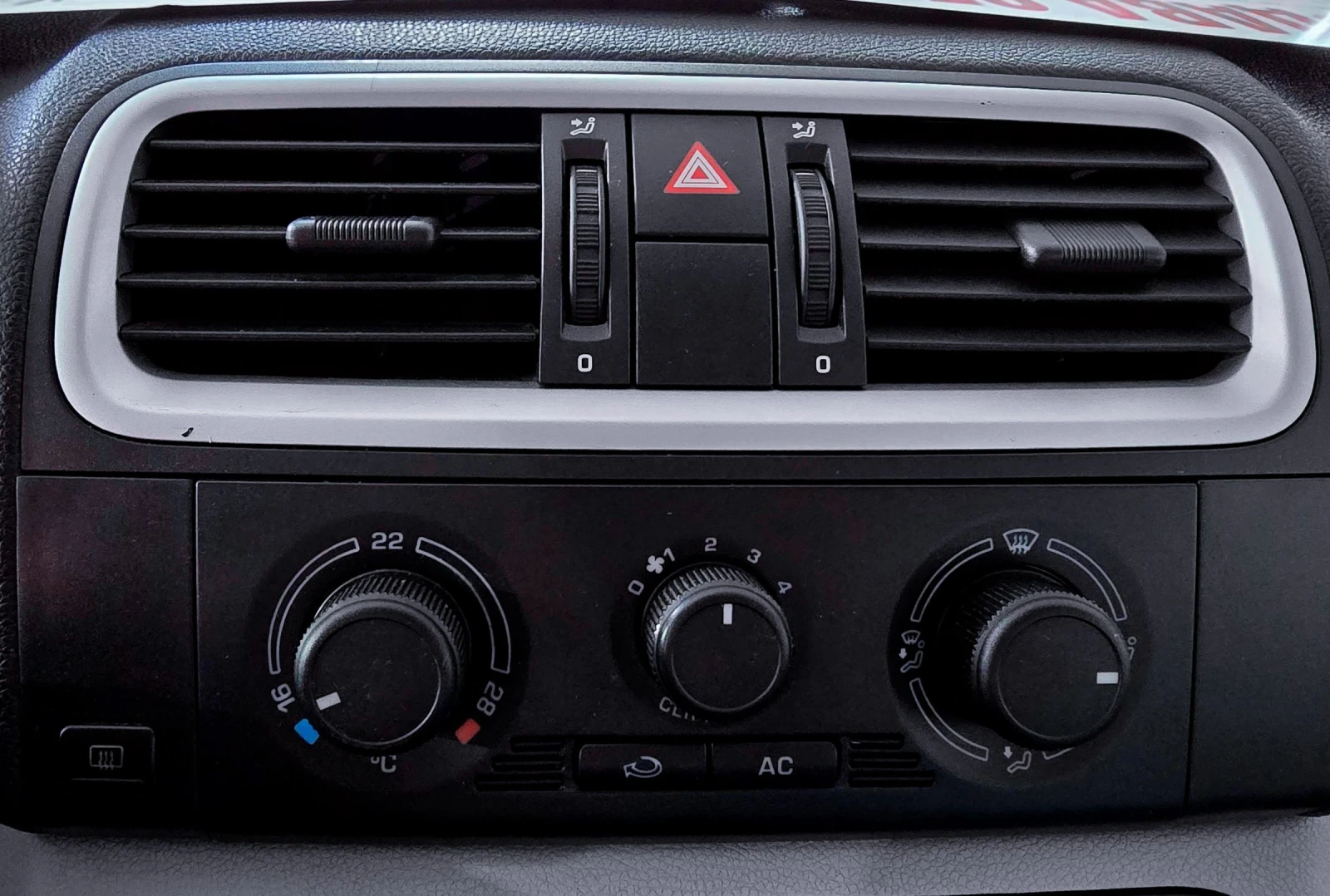 Skoda Roomster 1.4 16V Style - изображение 9