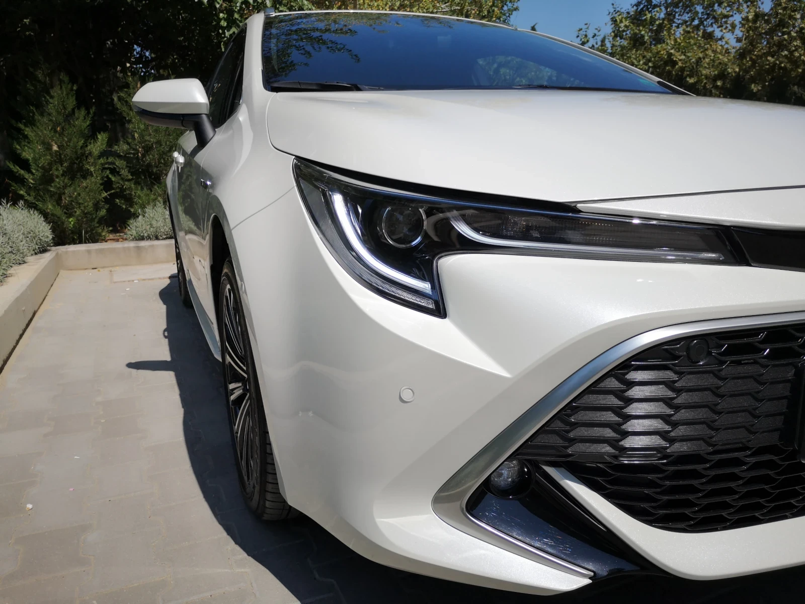 Toyota Corolla 1.8 hybrid Luxury version | Mobile.bg   12