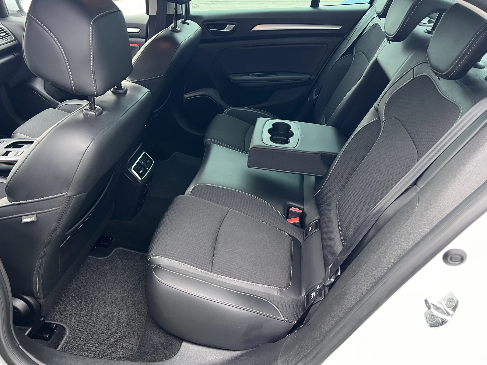 Renault Megane INTENS/1.5DCI/115K.C./7AT - изображение 10