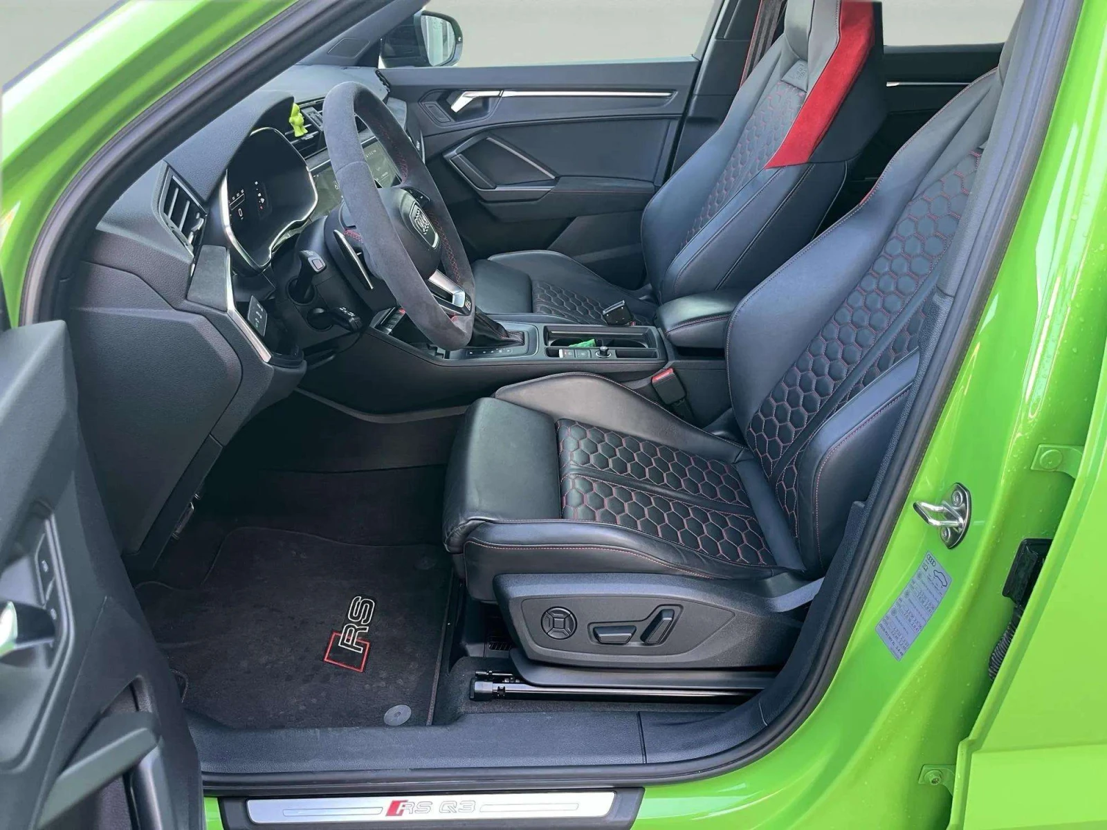 Audi RSQ3 Sportback, снимка 6 - Автомобили и джипове - 53976187