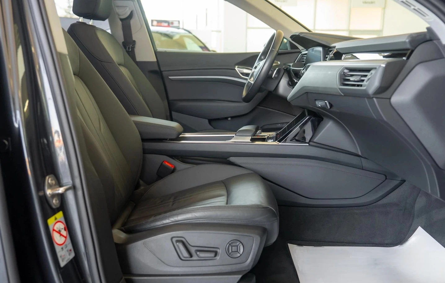 Audi E-Tron ETRSP Quatro, снимка 6 - Автомобили и джипове - 54037611