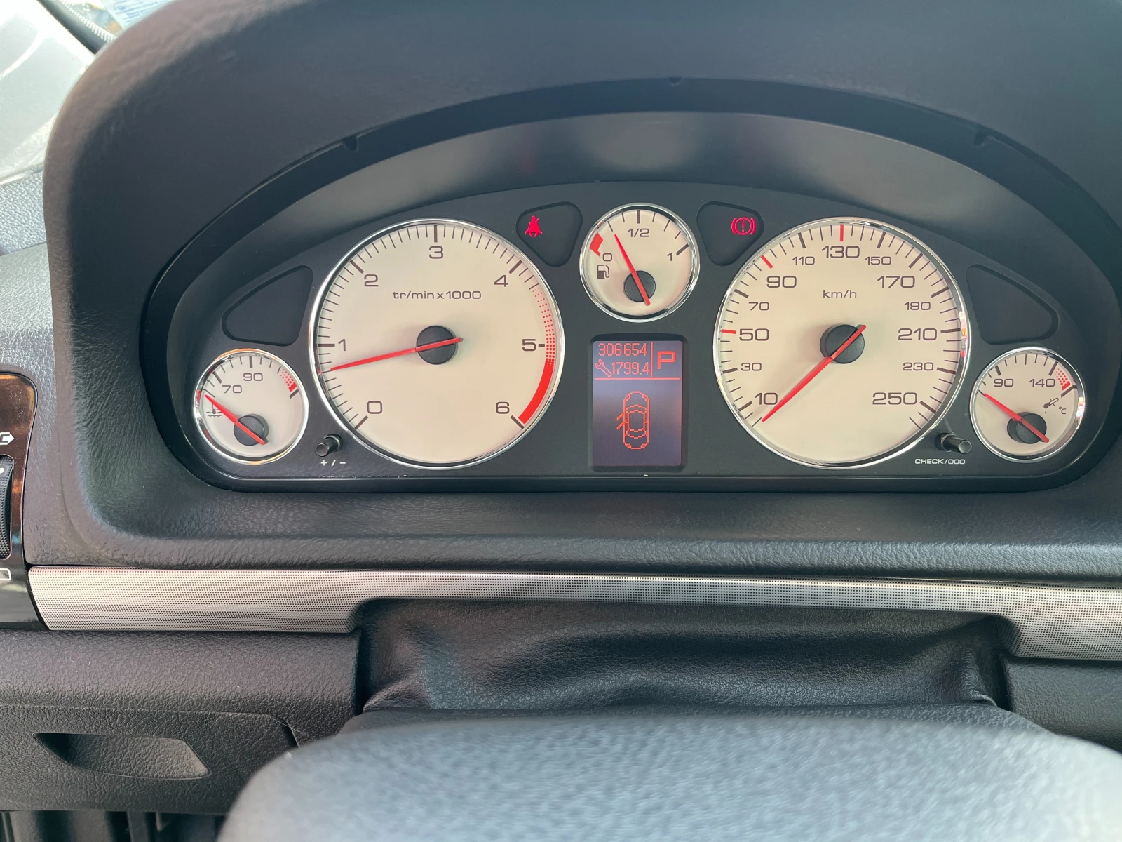 Peugeot 407 2.7 ХДИ с 6 степенна автоматична скоростна кутия, снимка 13 - Автомобили и джипове - 54184864