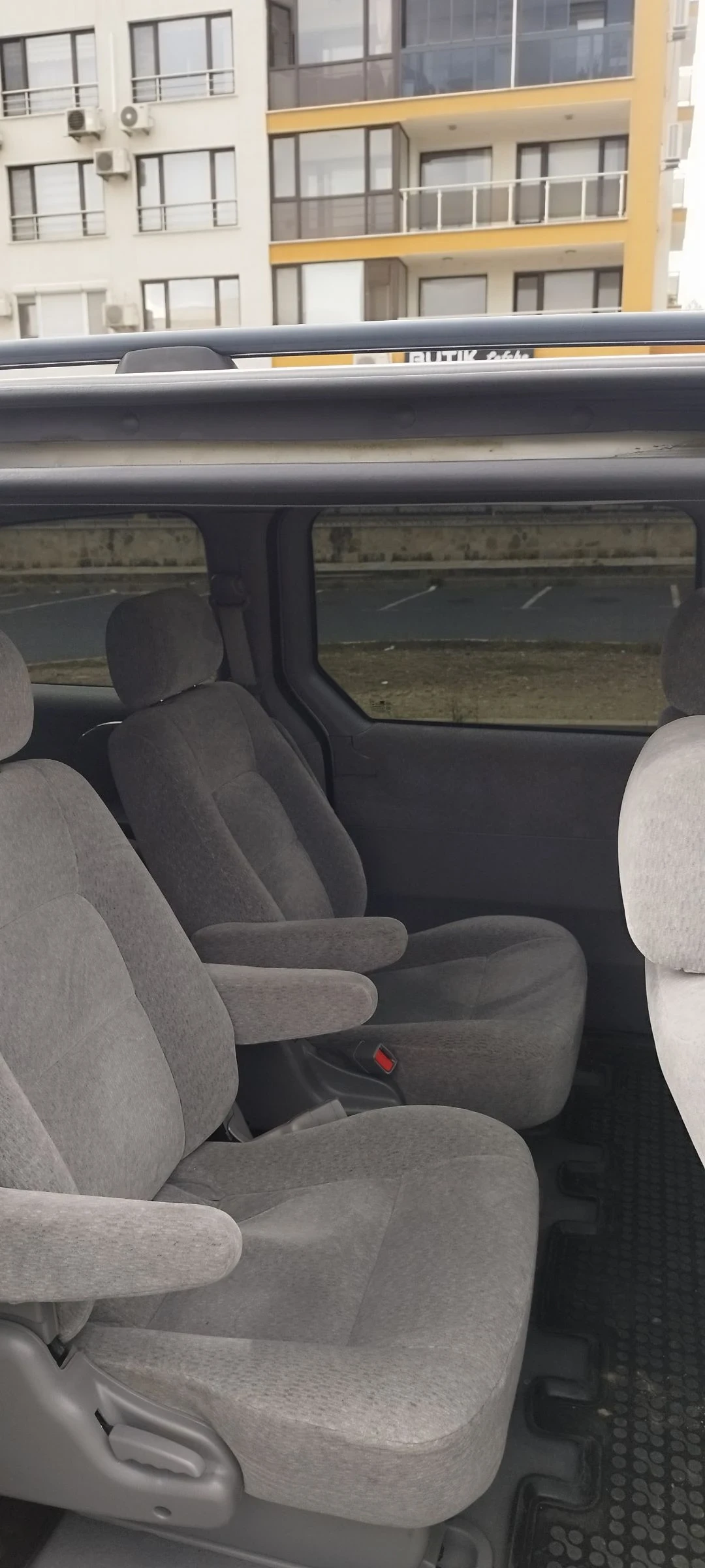 Kia Carnival 2.9 CRDi Special Edition , снимка 12 - Автомобили и джипове - 54397962