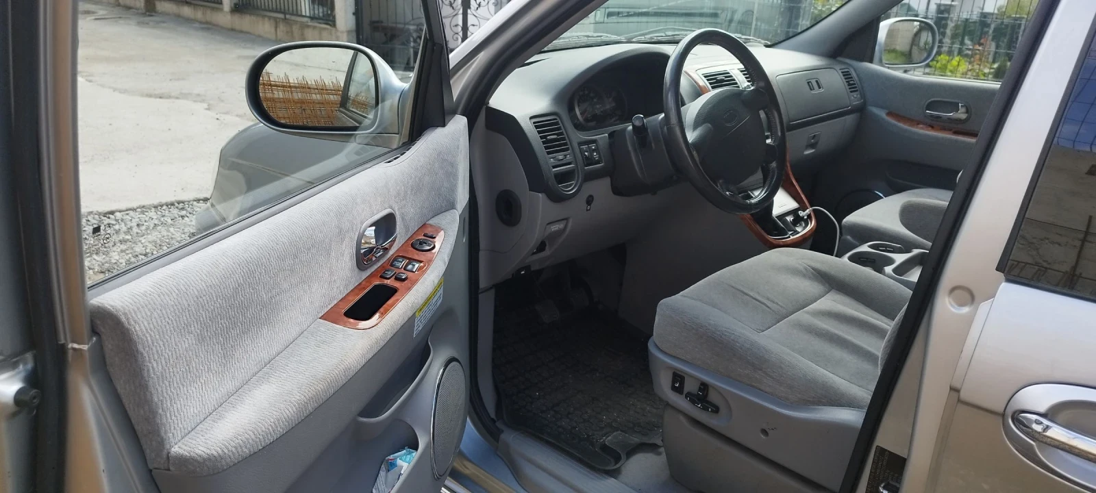 Kia Carnival 2.9 CRDi Special Edition , снимка 6 - Автомобили и джипове - 54397962