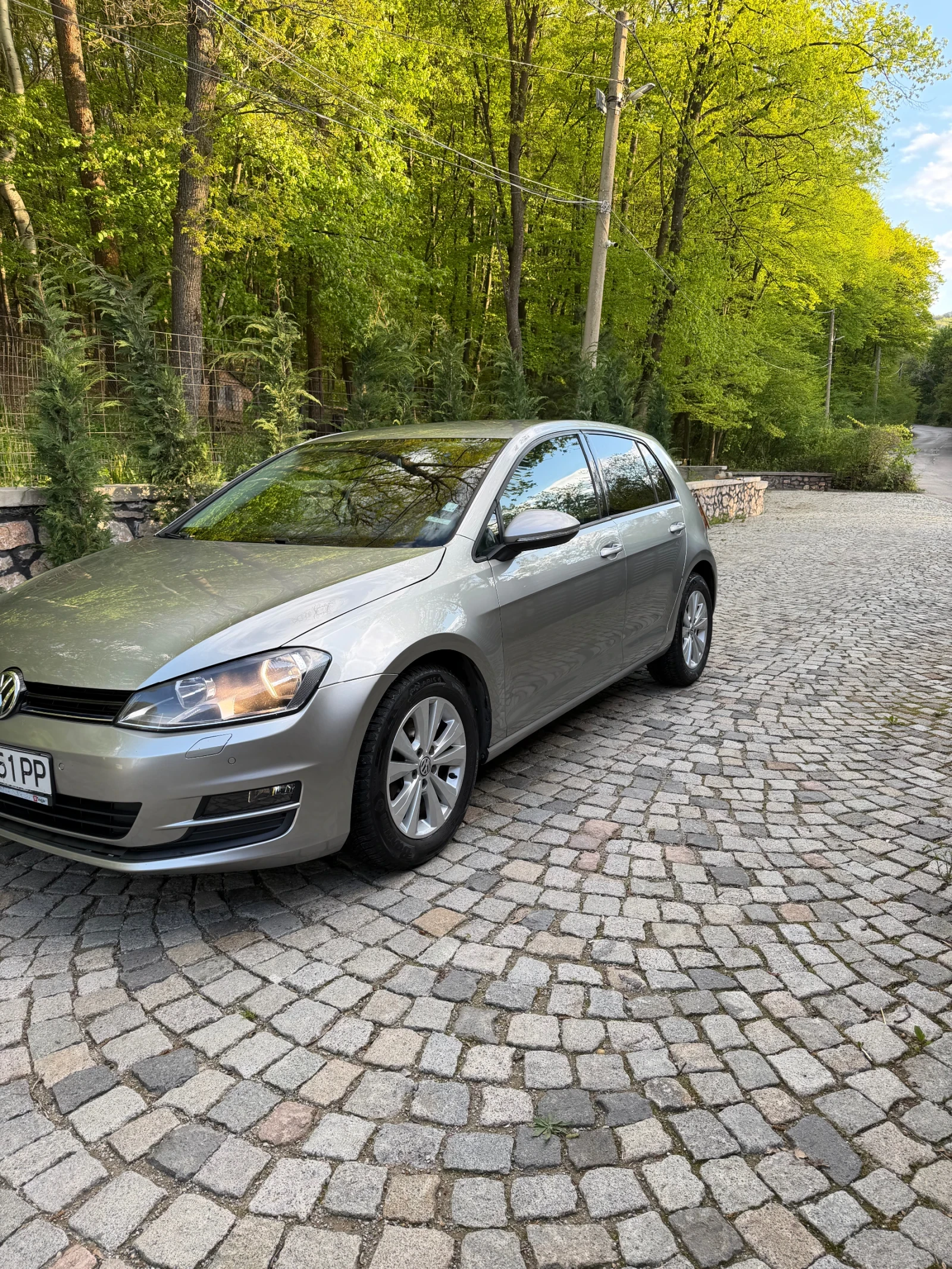 VW Golf 1.6 TDI 105ks DSG, снимка 2 - Автомобили и джипове - 54444051