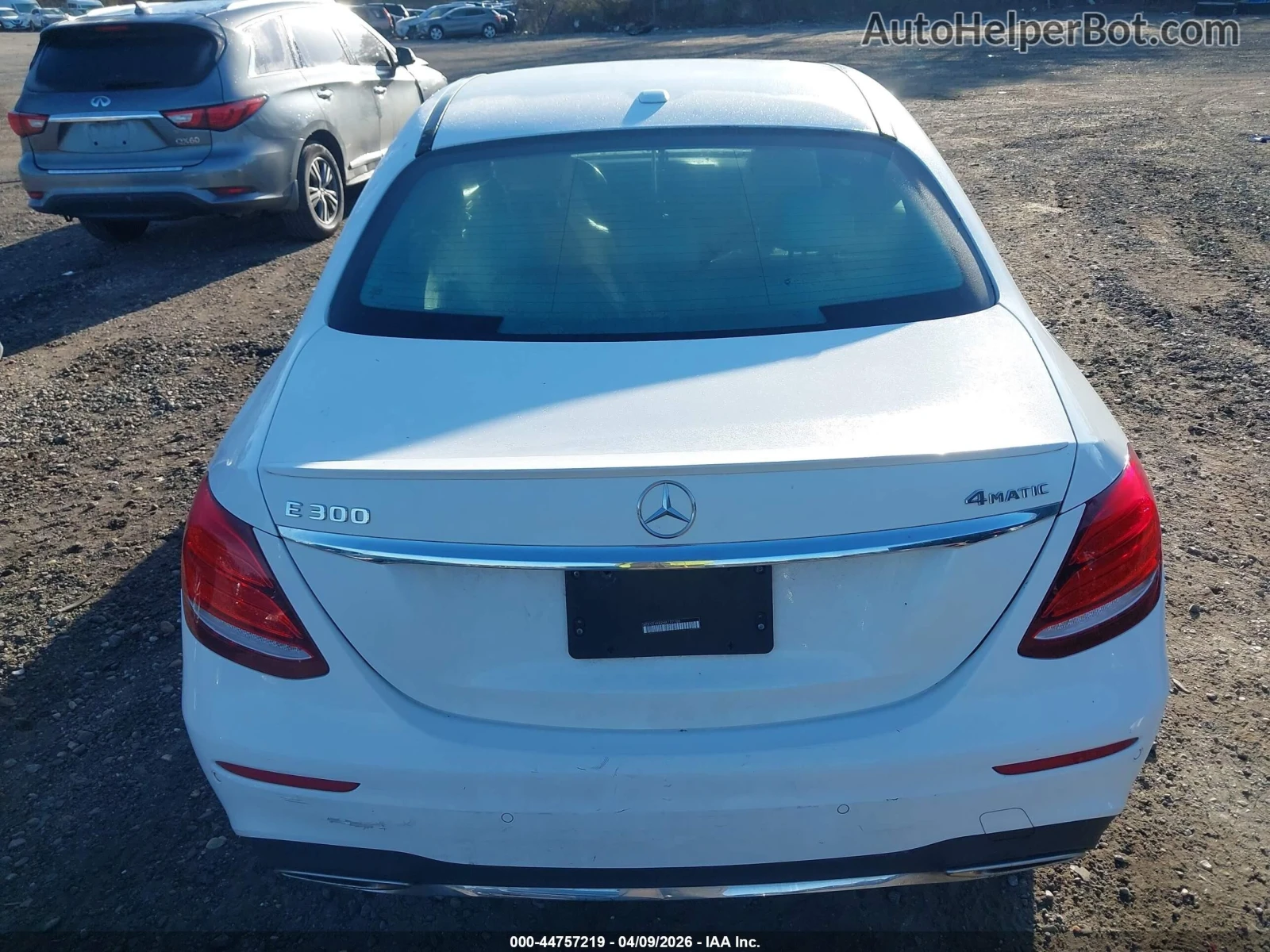 Mercedes-Benz E 300 AMG* BURMESTER* 4MATIC, снимка 5 - Автомобили и джипове - 54668775