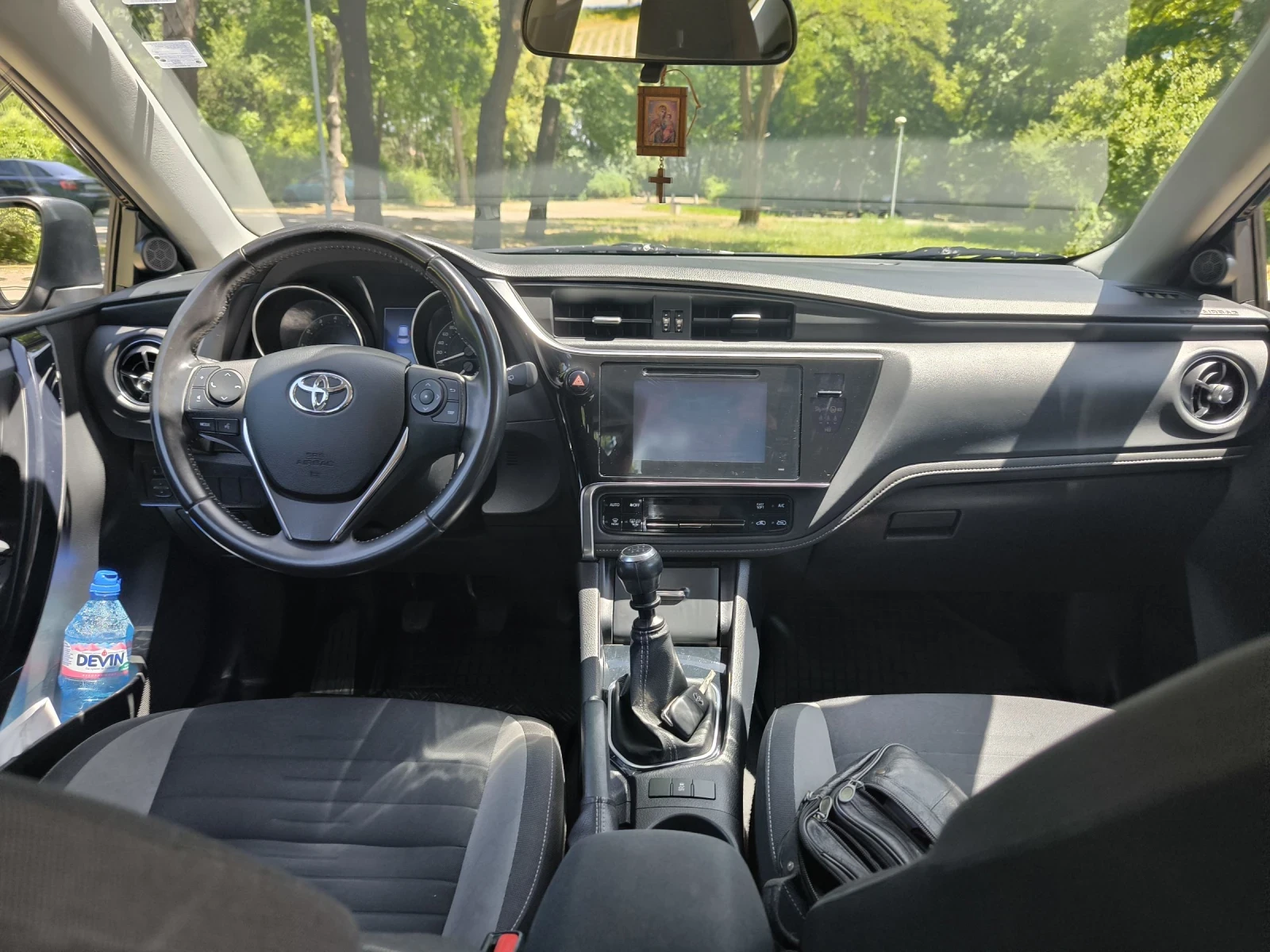 Toyota Auris, снимка 6 - Автомобили и джипове - 55087475
