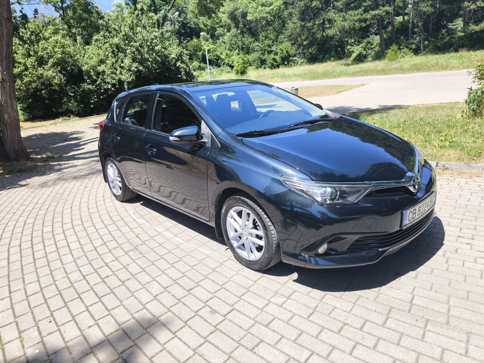 Toyota Auris, снимка 12 - Автомобили и джипове - 55087475