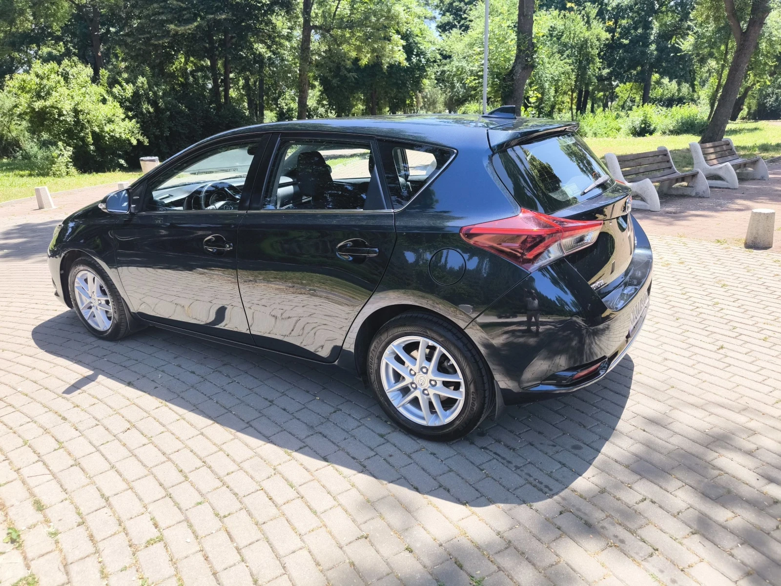 Toyota Auris, снимка 8 - Автомобили и джипове - 55087475